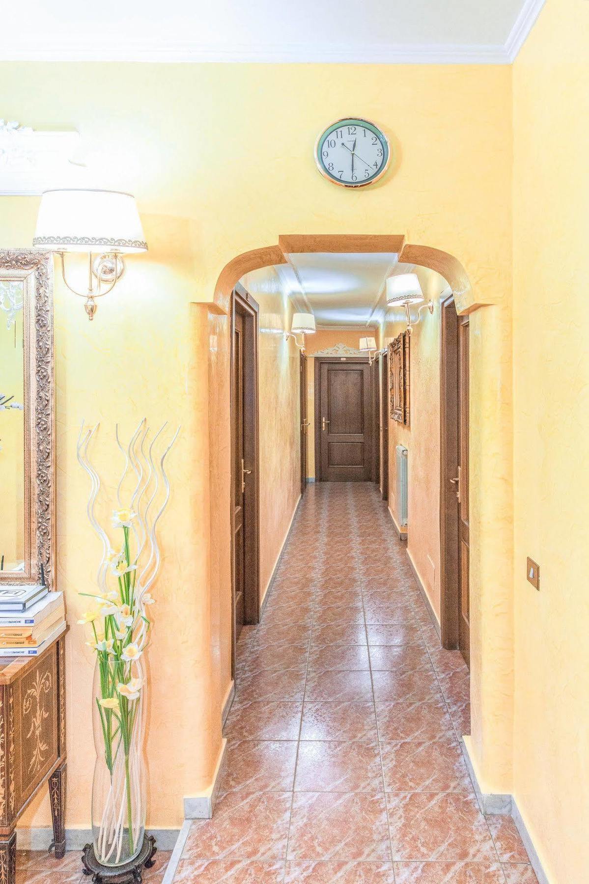 Downtown Accommodation Rome Bagian luar foto