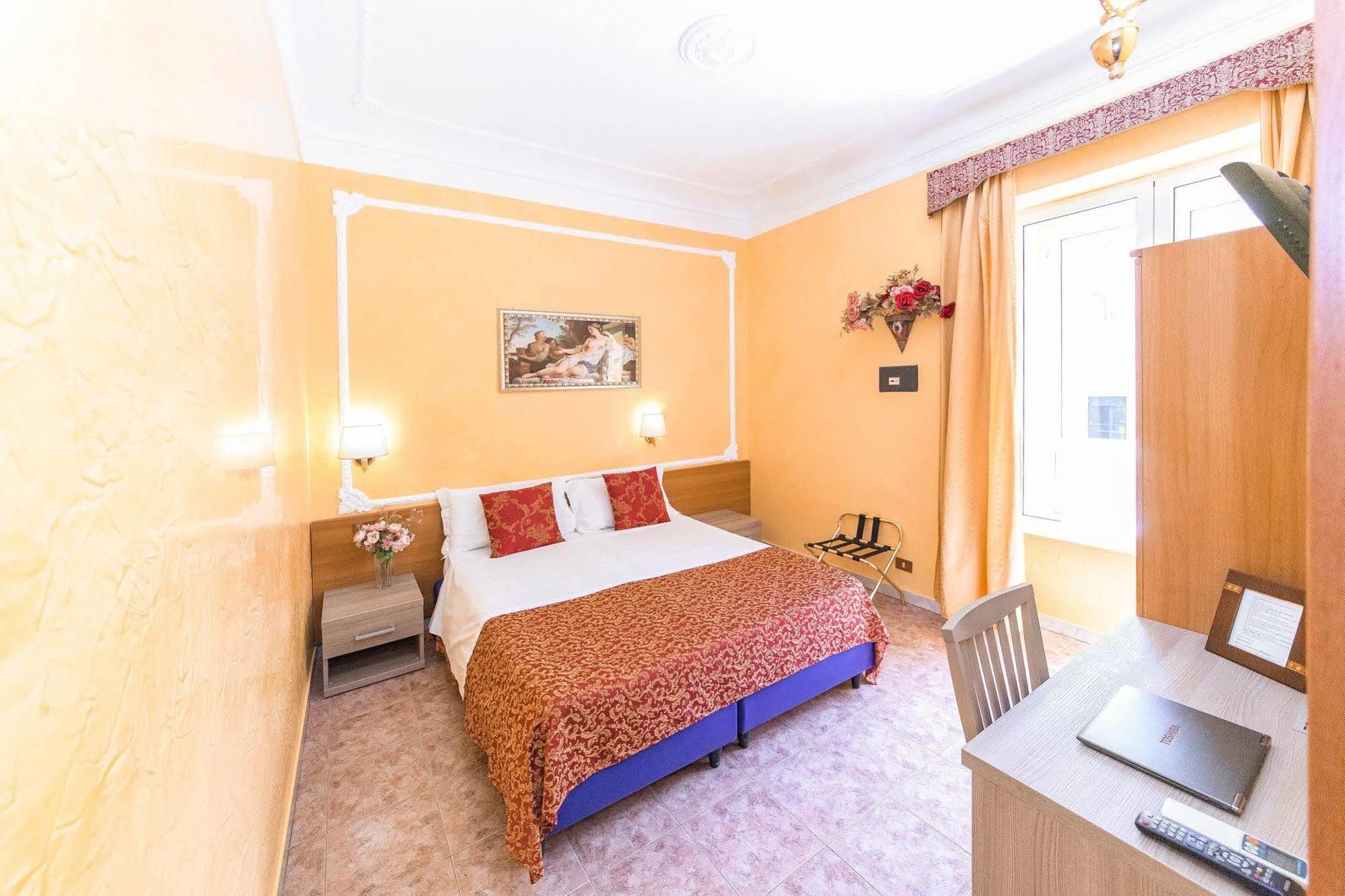 Downtown Accommodation Rome Bagian luar foto
