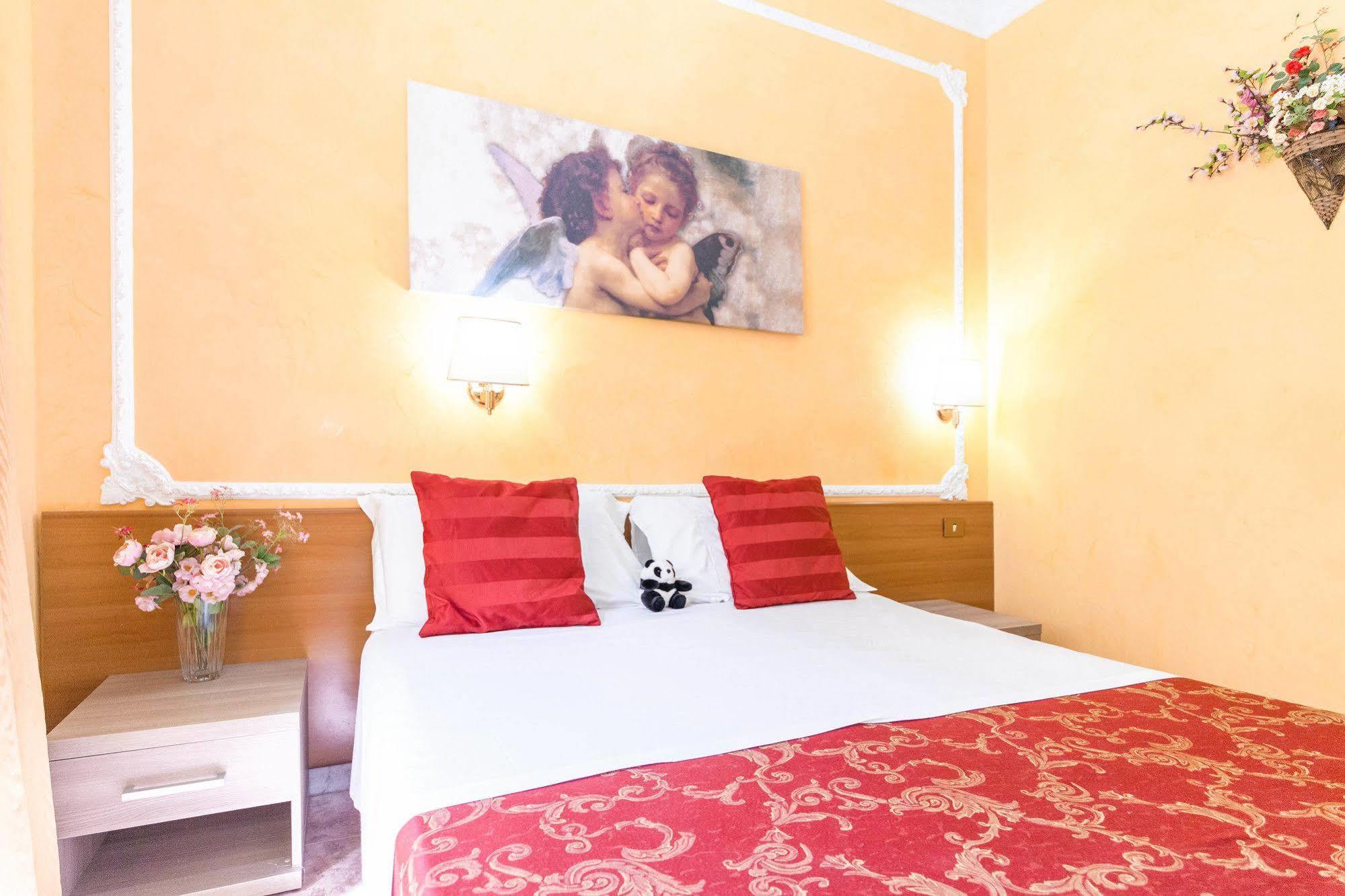 Downtown Accommodation Rome Bagian luar foto