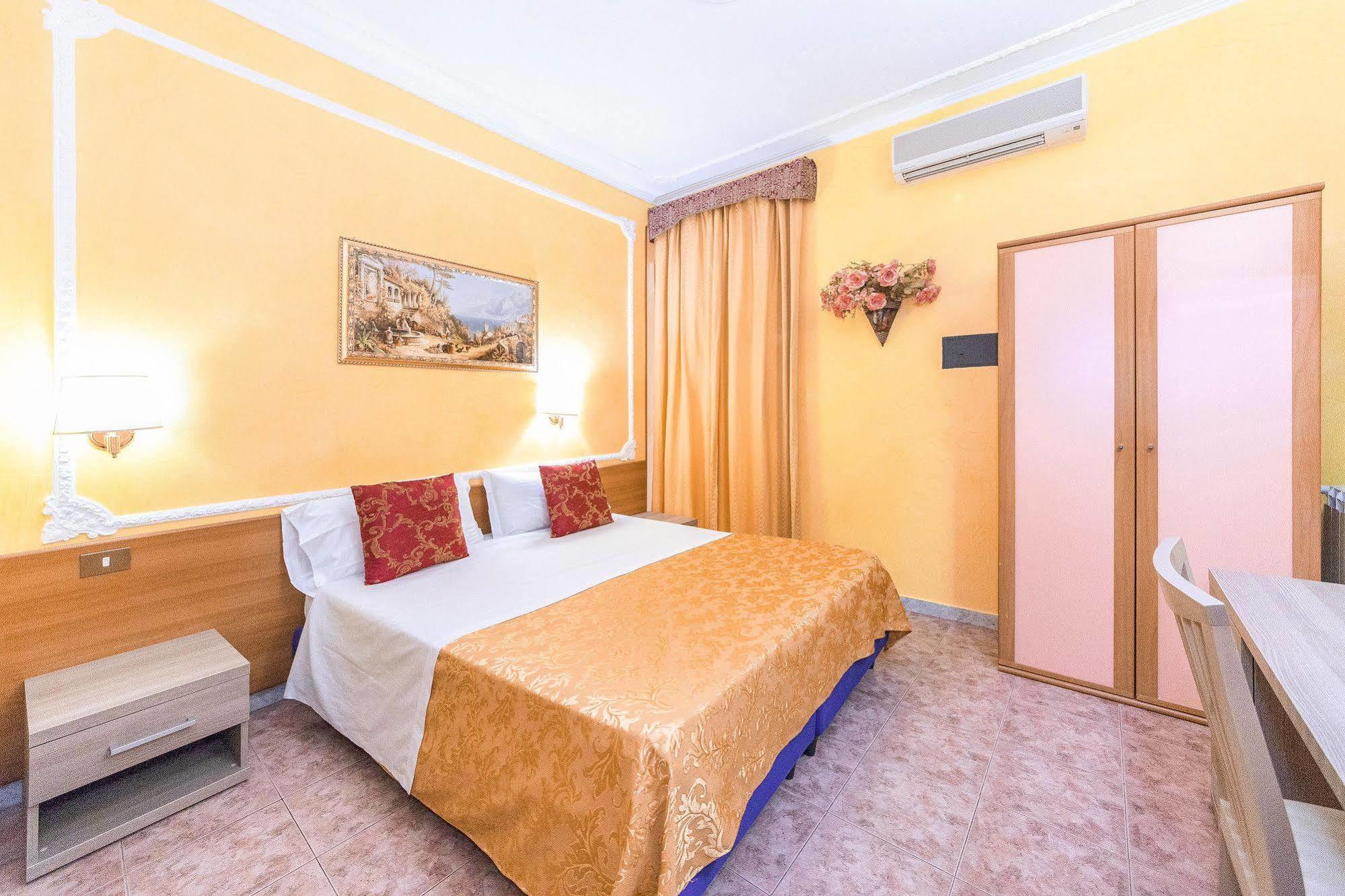 Downtown Accommodation Rome Bagian luar foto