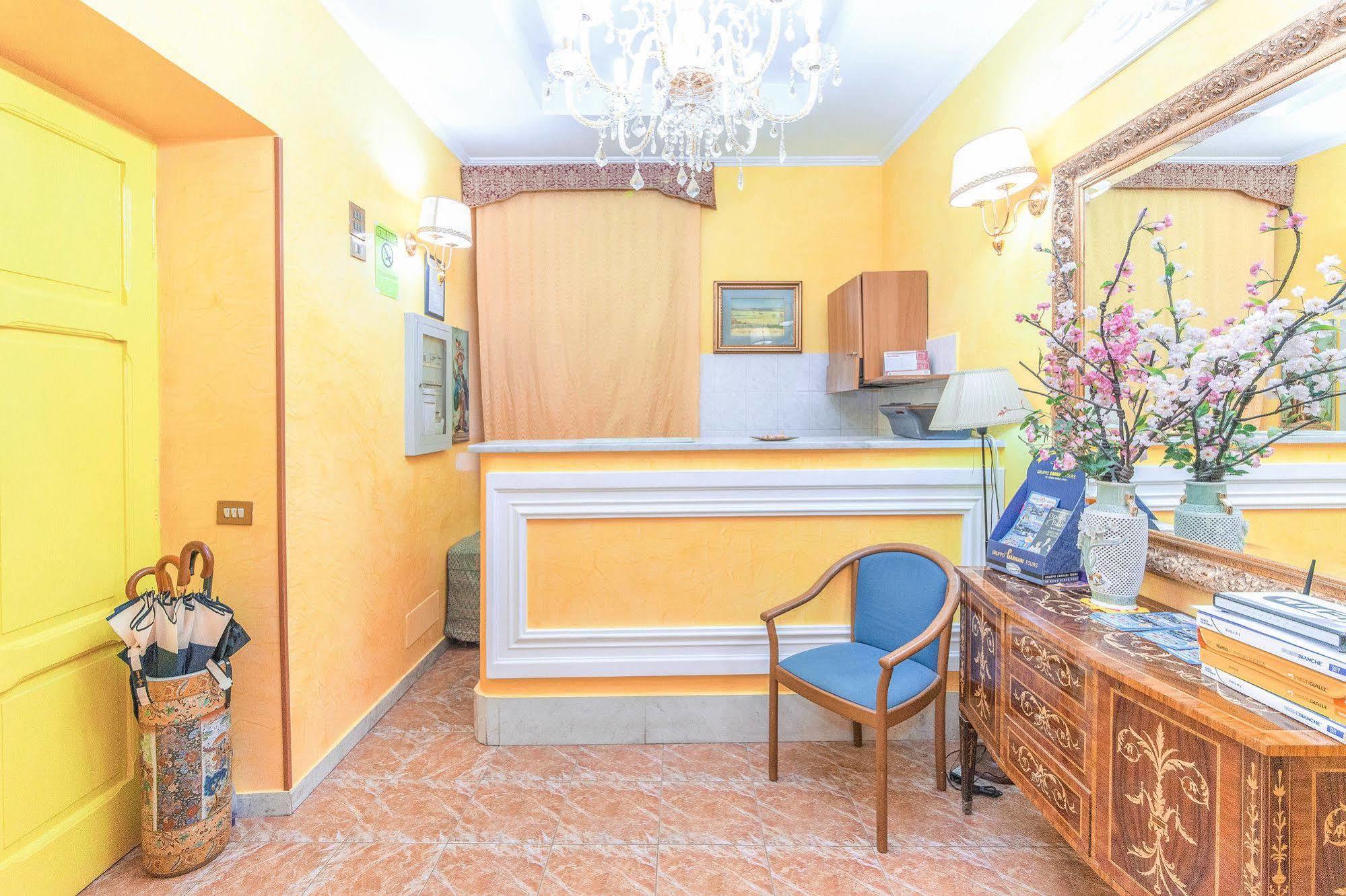 Downtown Accommodation Rome Bagian luar foto