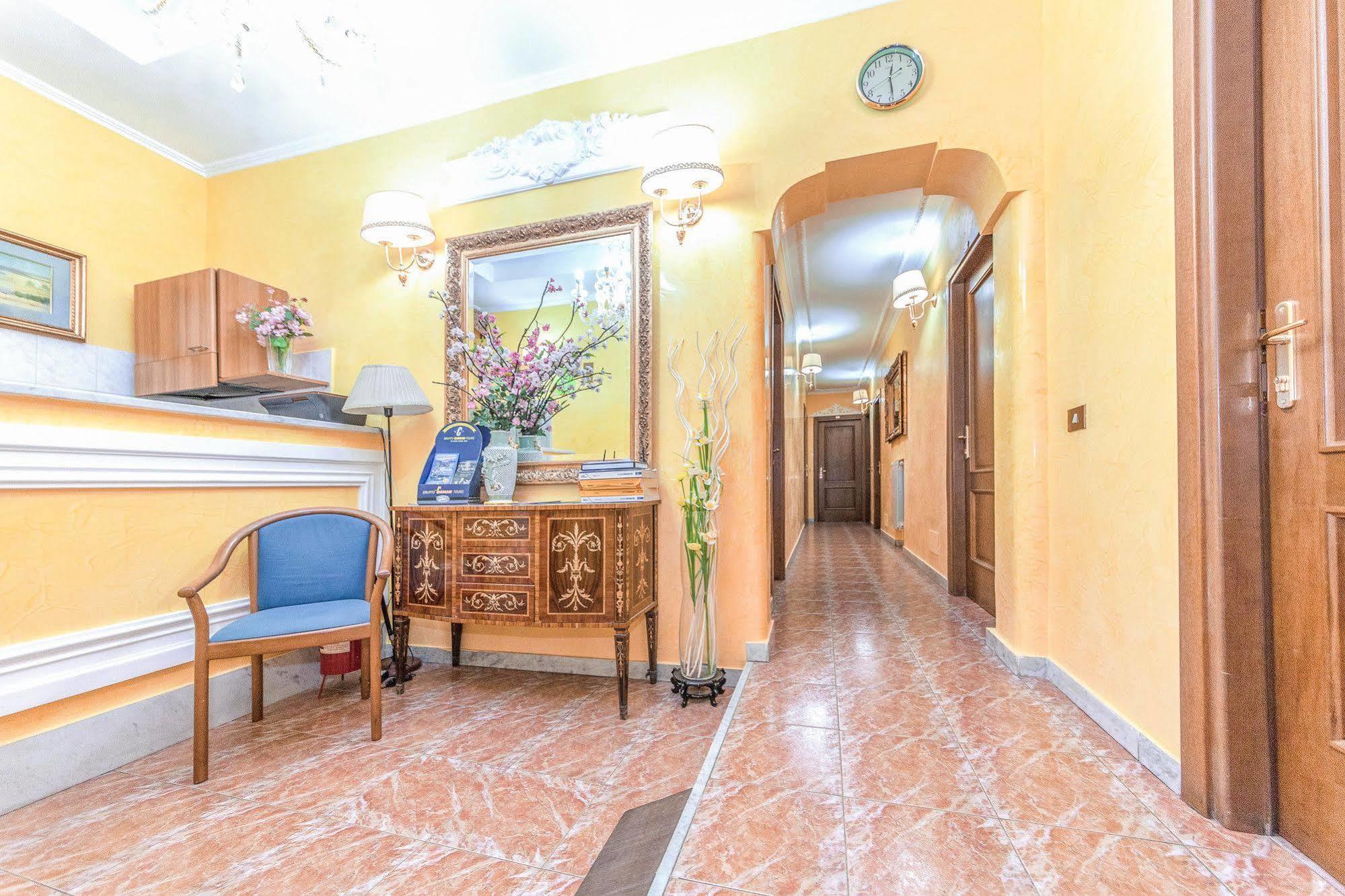 Downtown Accommodation Rome Bagian luar foto